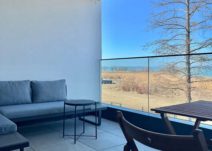 Szemespart By Bltn Apartment *